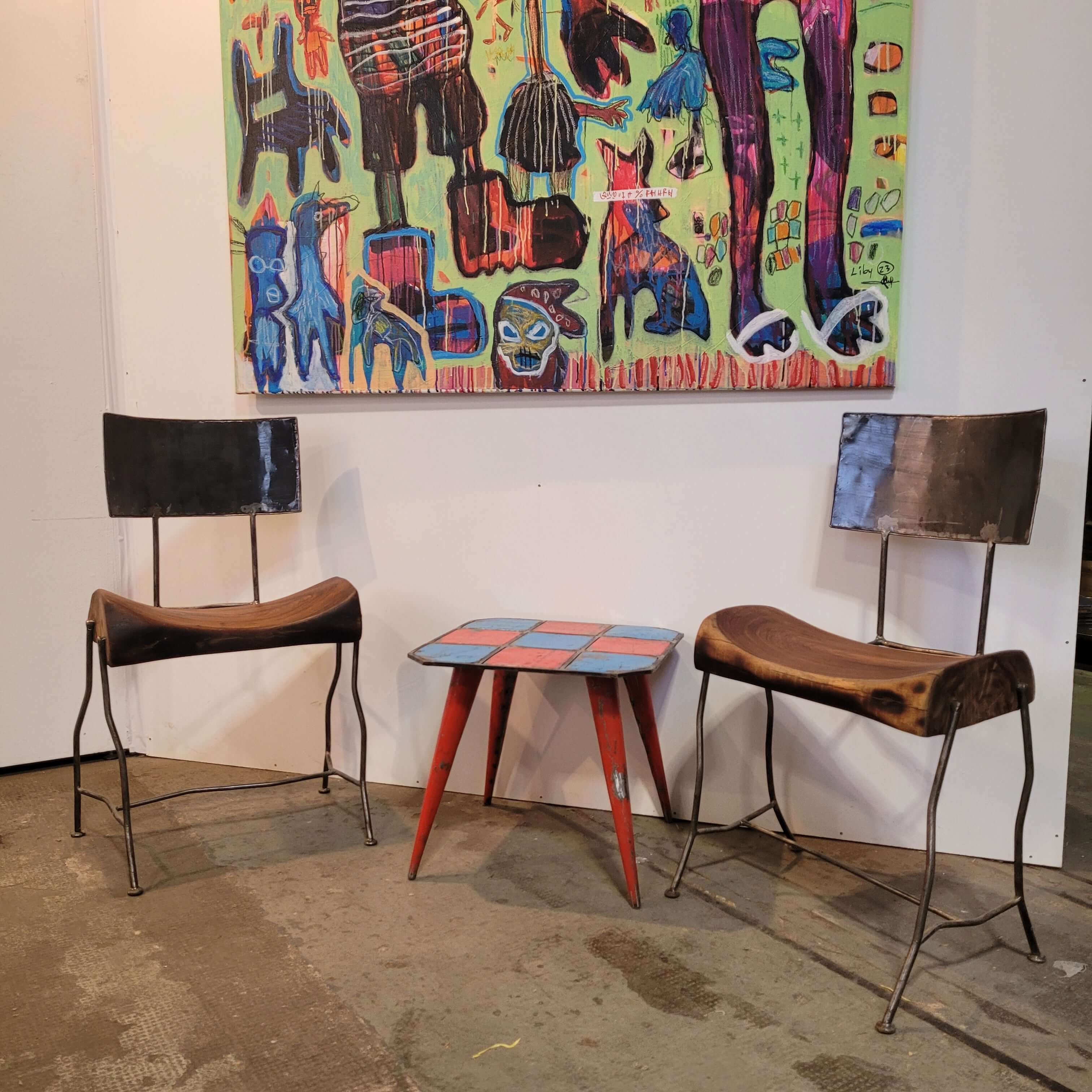 Stuhl "Nisa Tabru" mit Lehne | Unikat Altmetall Palisander-Holz