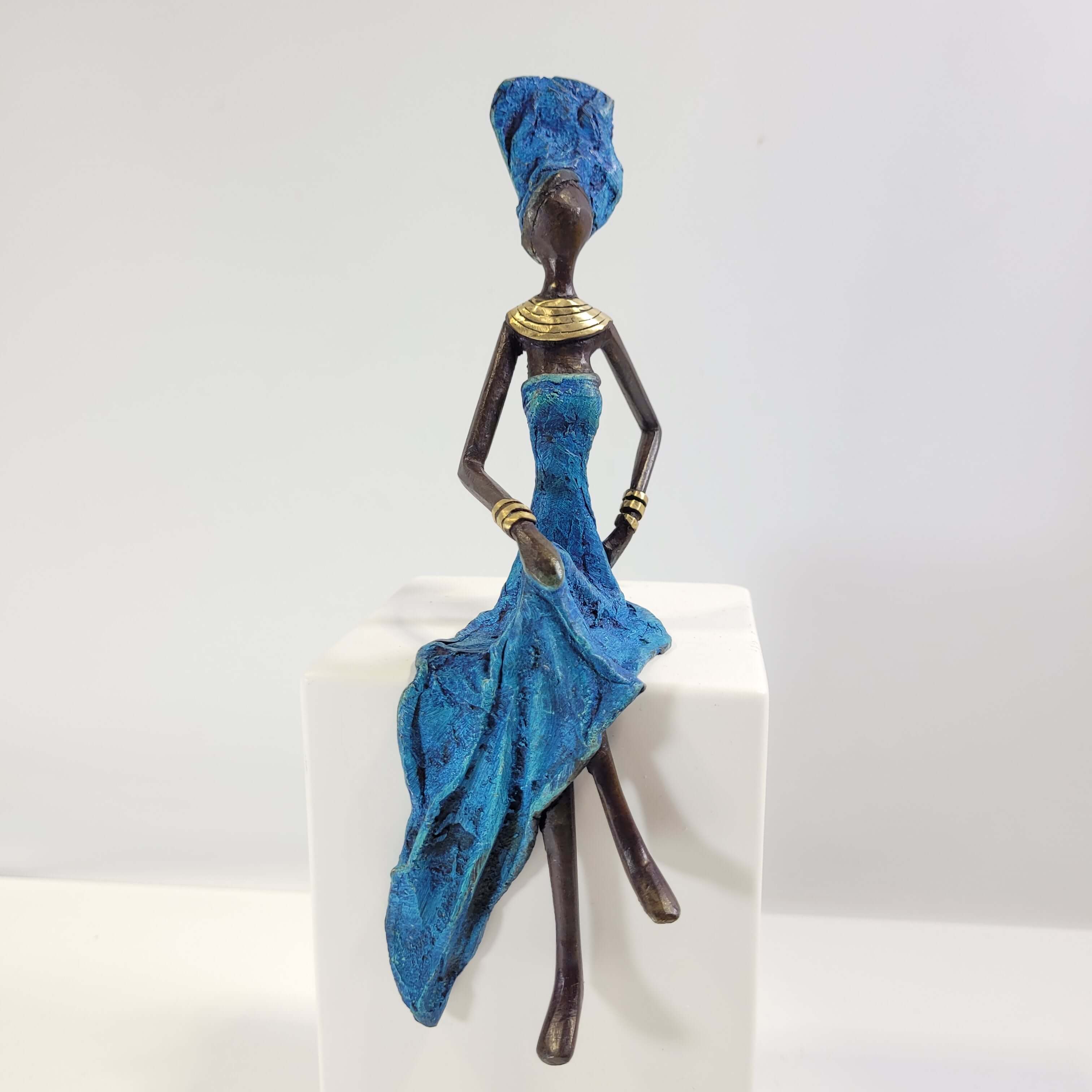 Bronze-Skulptur "Femme assise élégante" by Karim Sana | verschiedene Größen und Farben