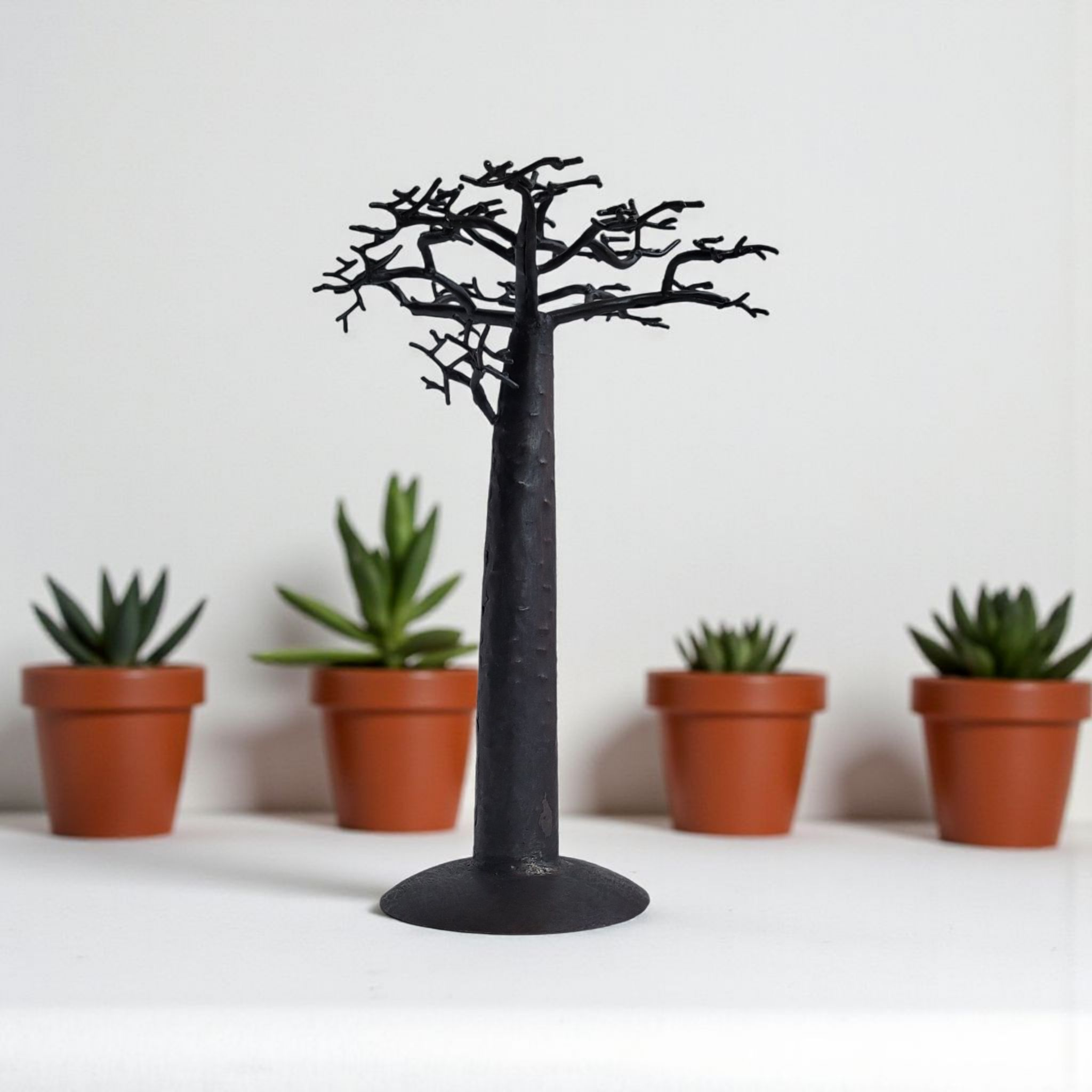 Baobab aus recyceltem Ölfass | Affenbrotbaum | 40 cm Schwarz | Einzelstück aus Madagaskar