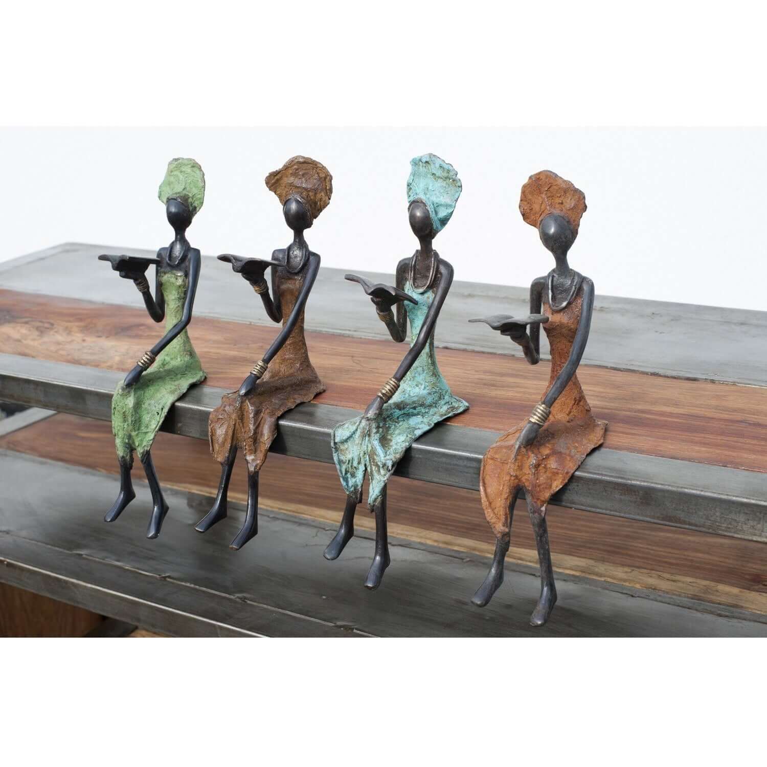 Bronze-Skulptur "Lesende Frau" by Adama Ouedraogo 25 cm Unikate verschiedene Farben