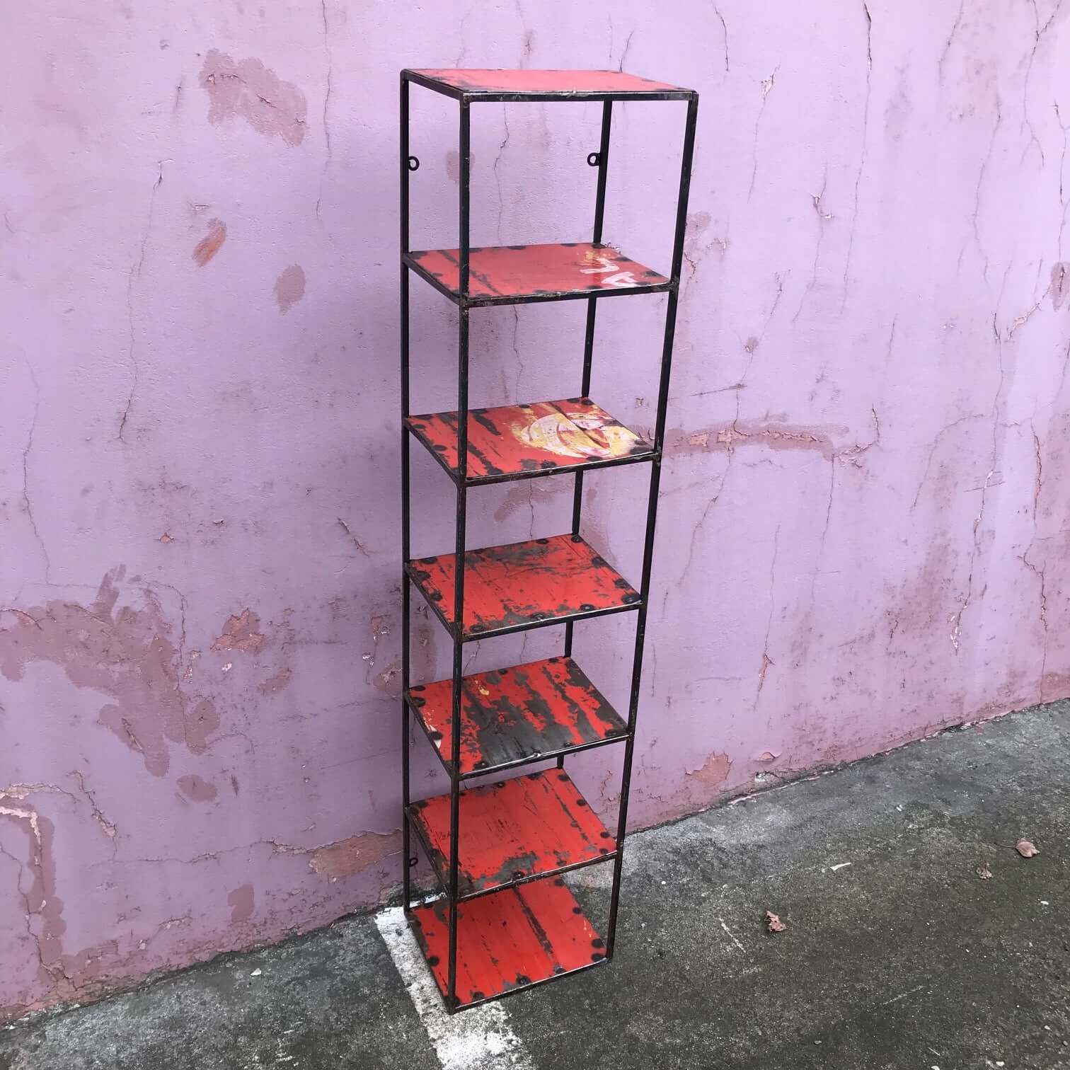 Regal "Oussentara" 8 Fächer | aus recycelten Ölfässern und Altmetall | Upcycling Design