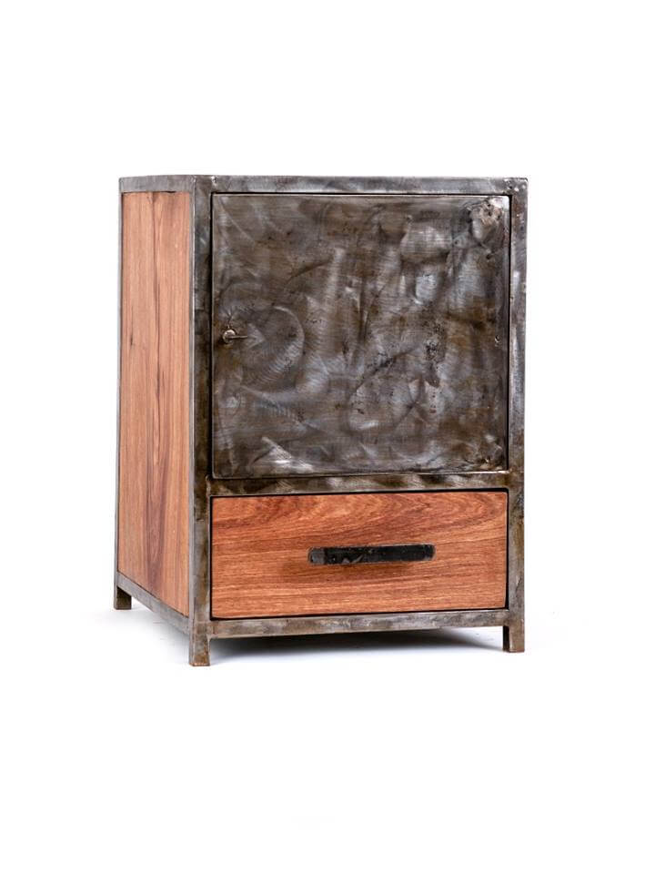 Nachttisch "Nisa Ta" by Inoussa Dao