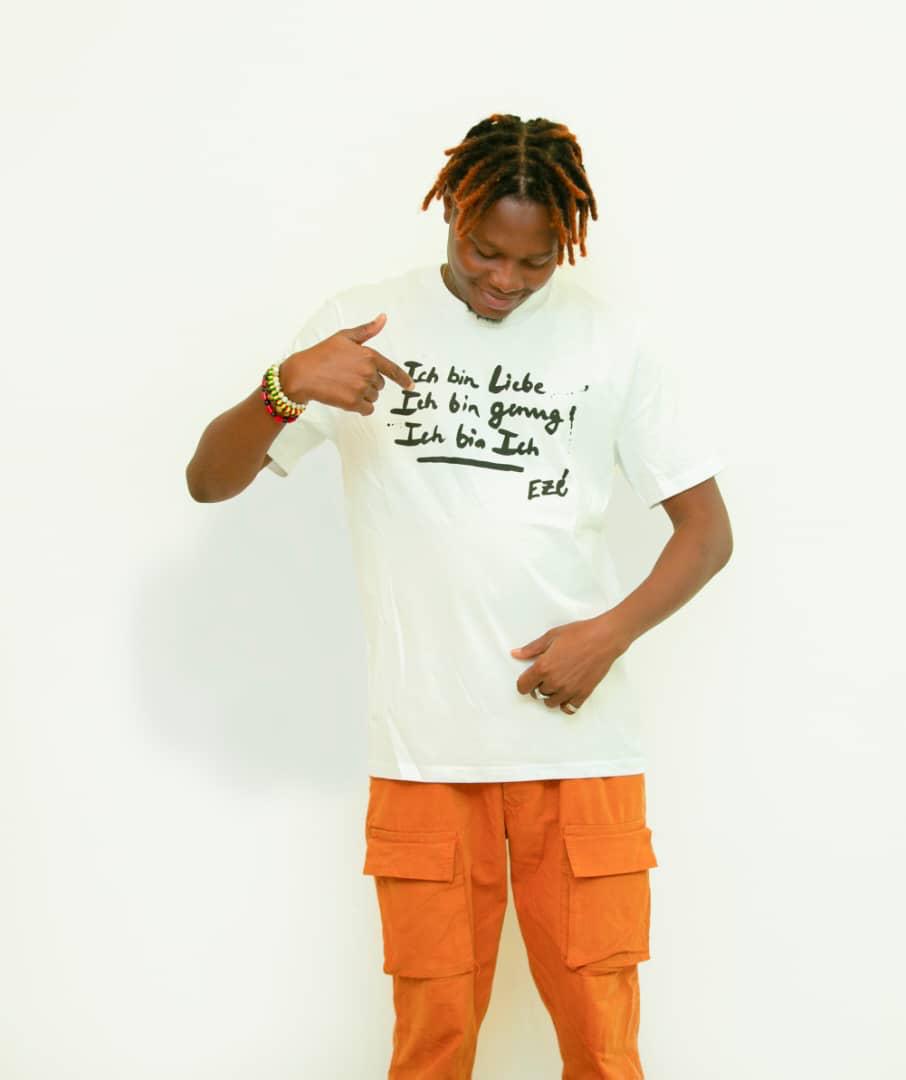 T-Shirt „Ich bin Liebe. Ich bin genug. Ich bin Ich" - Ezé